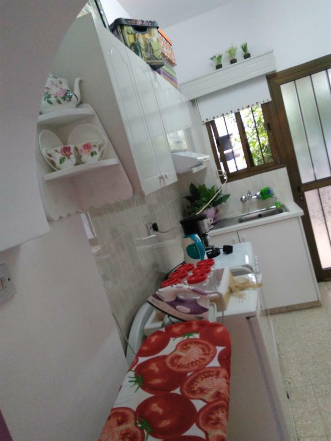 Yiota'S Cute Studio Paphos Bagian luar foto