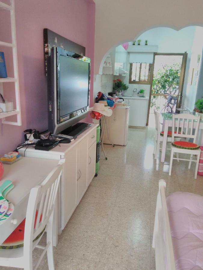 Yiota'S Cute Studio Paphos Bagian luar foto