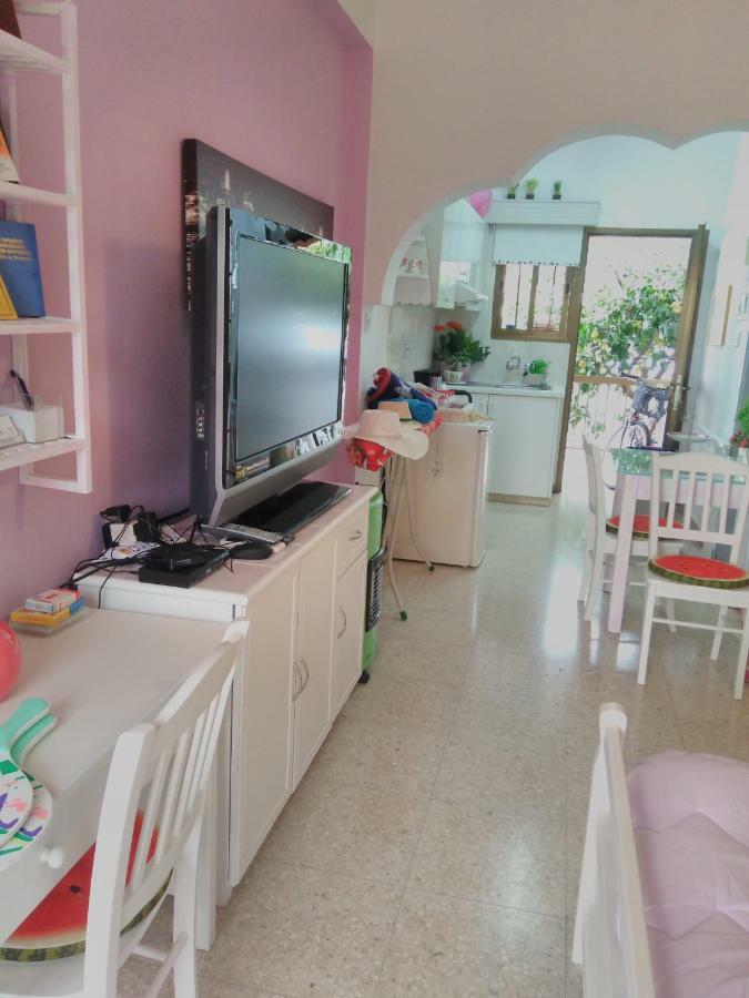 Yiota'S Cute Studio Paphos Bagian luar foto